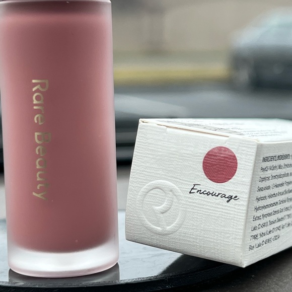 Rare Beauty Encourage Soft Pinch Liquid Blush - Picture 5 of 14